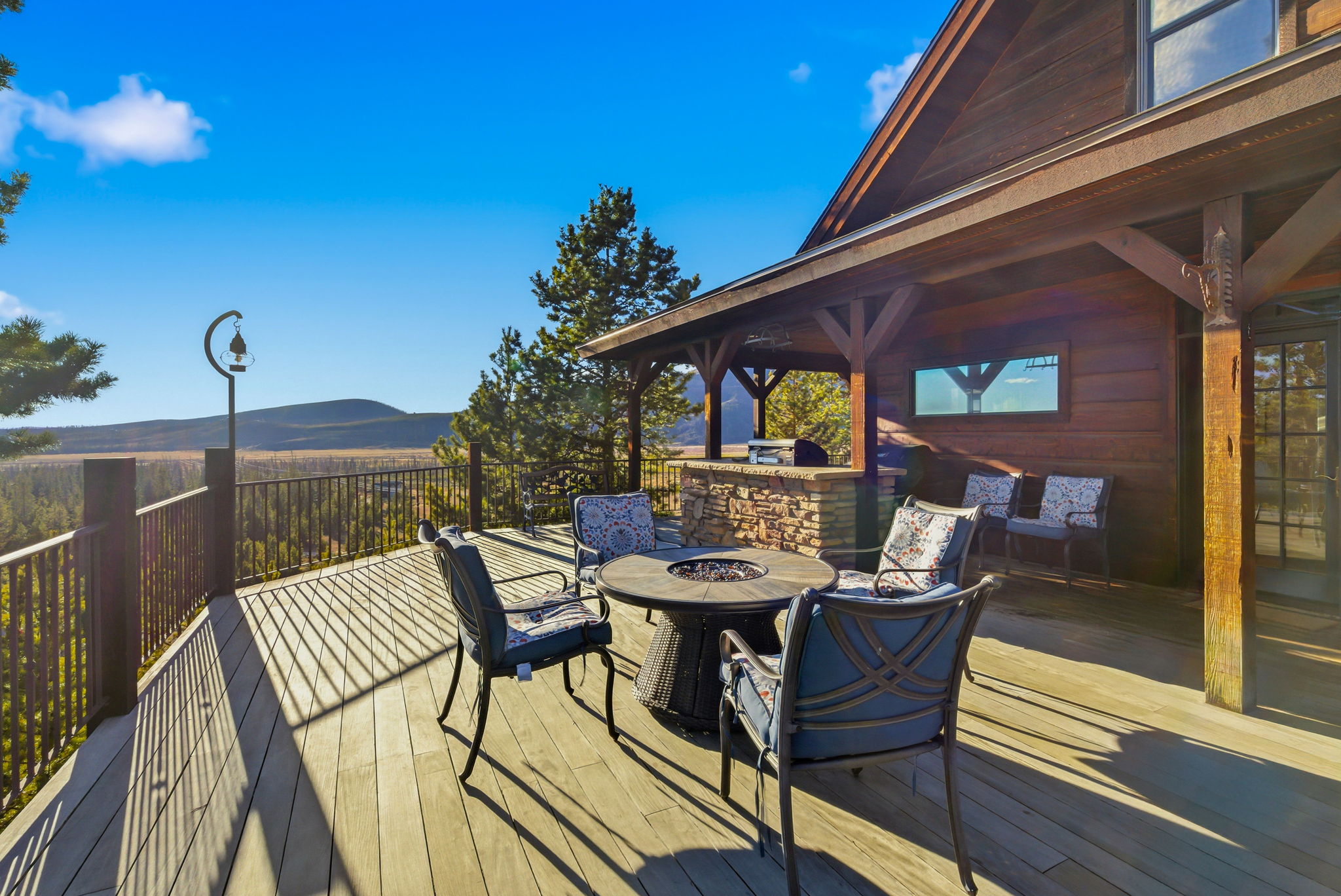 Deck Fire Pit Lounge