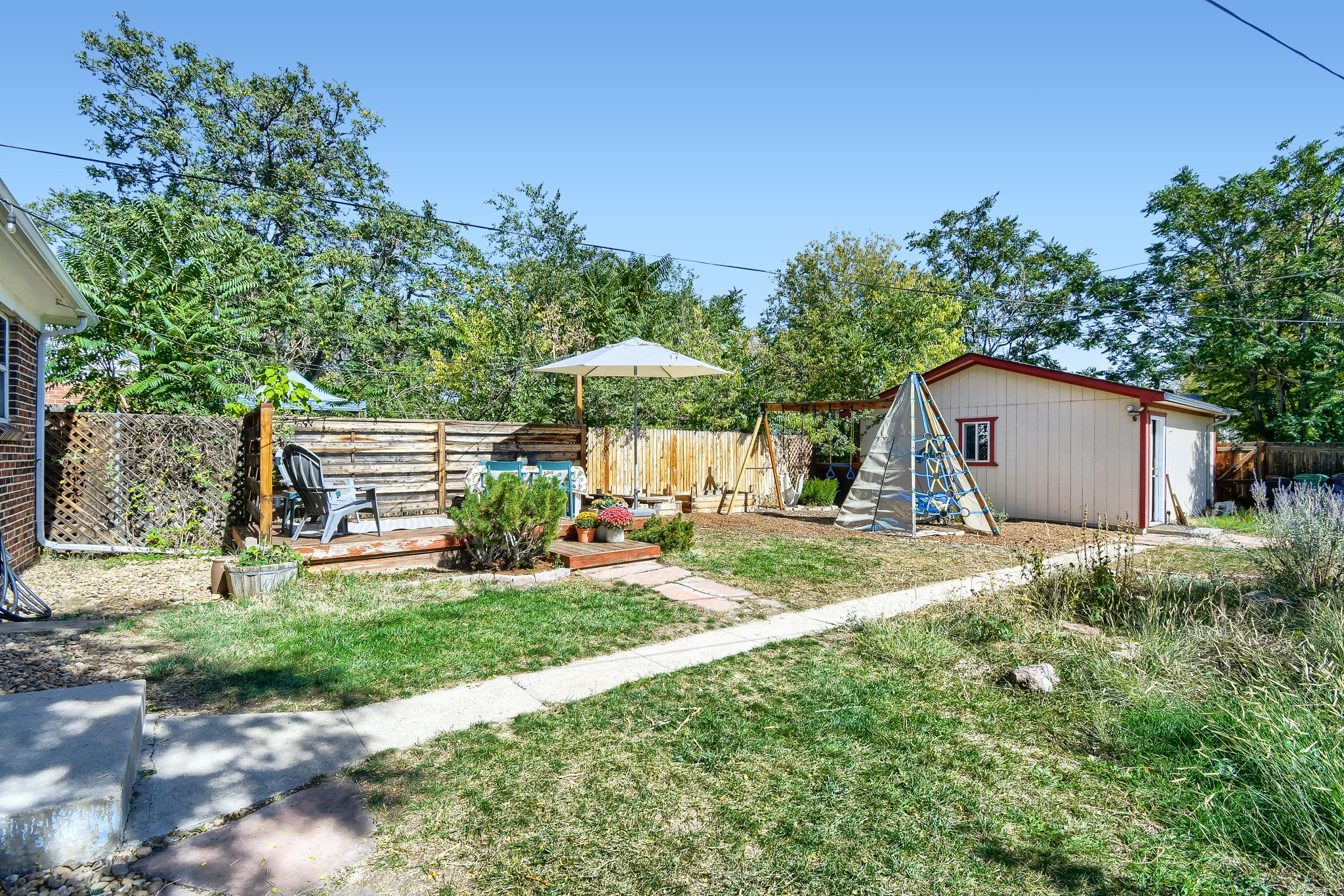 Back yard toward the garage