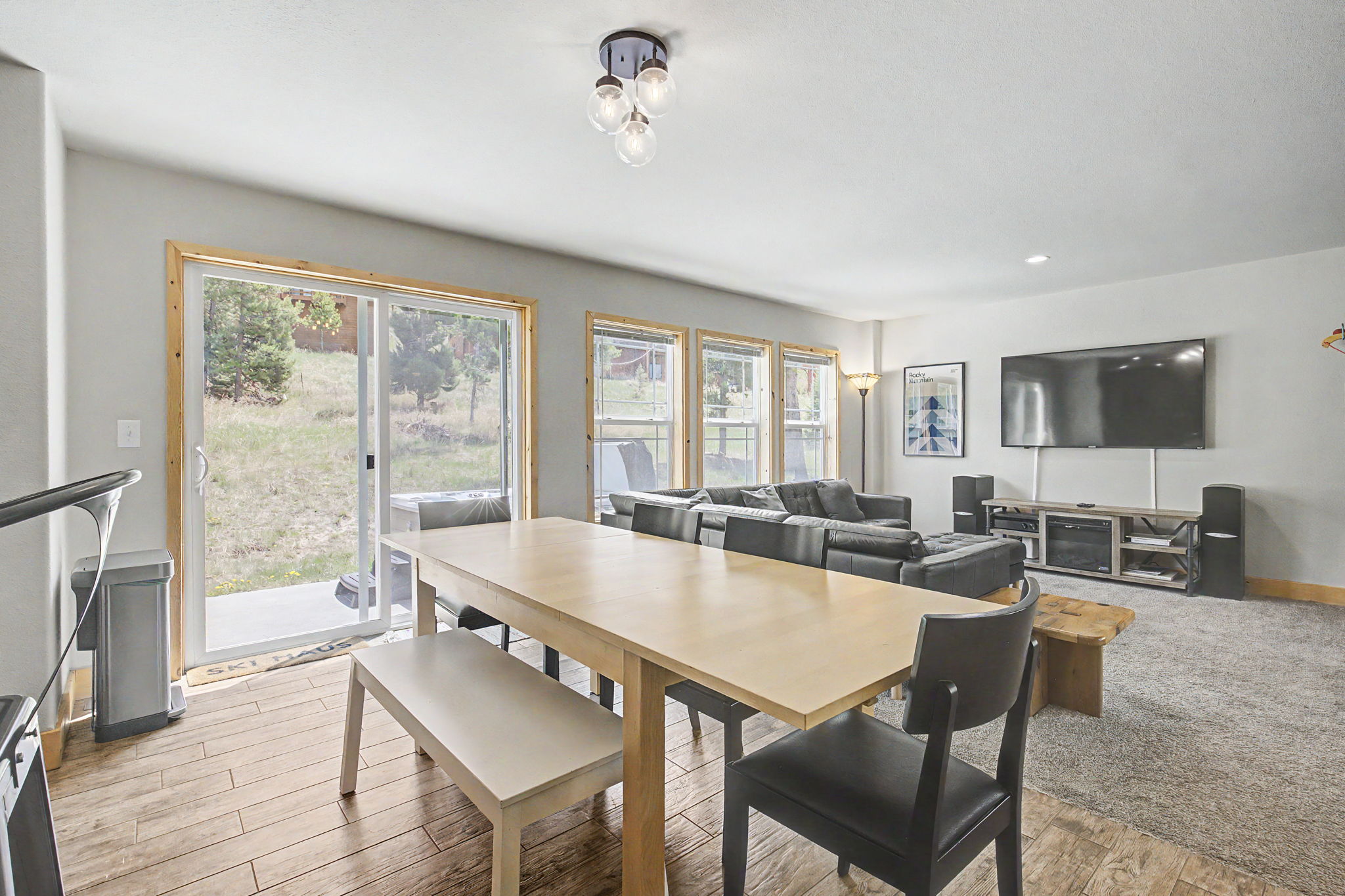 Dining & Deck Access